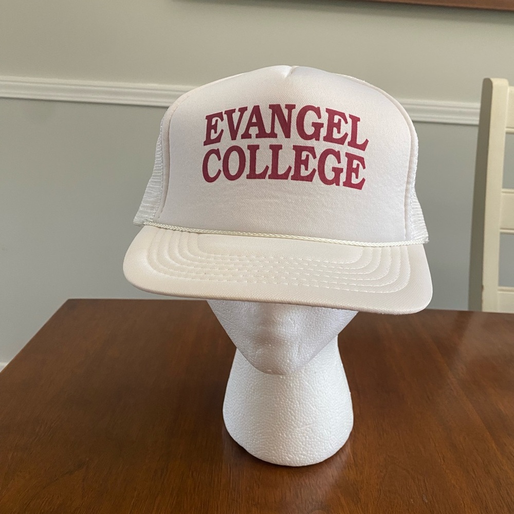 NWOT Vintage Evangel College Trucker Hat